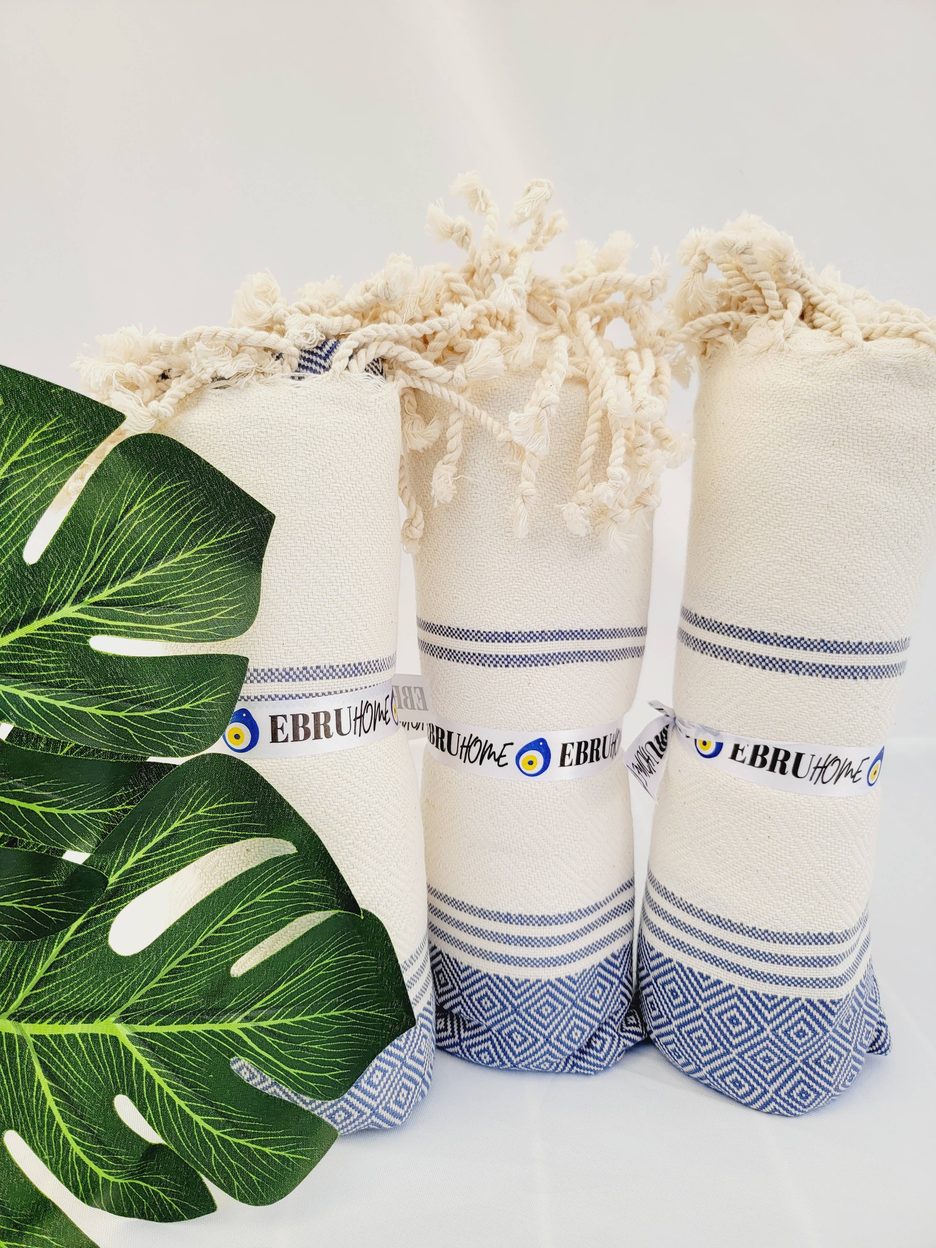 Throw Blanket, Farmhouse deco, Fall deco, Quick fold throw: Black