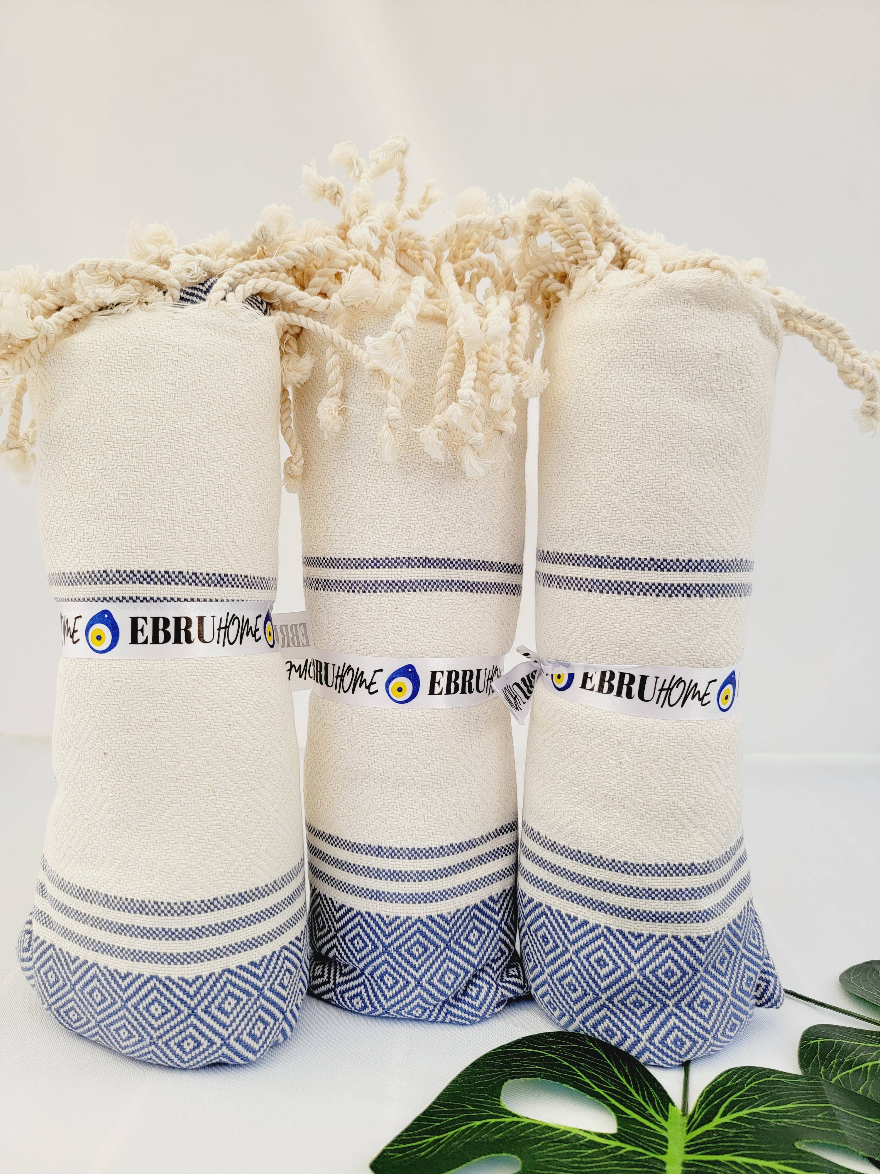 Throw Blanket, Farmhouse deco, Fall deco, Quick fold throw: Black