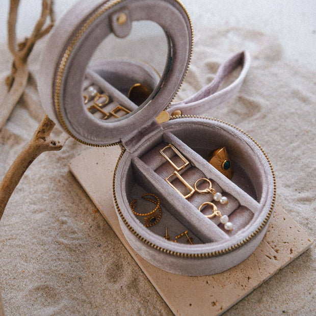 Velvet Jewelry Travel Case – Organizer for Necklaces, Rings & More: Lilac