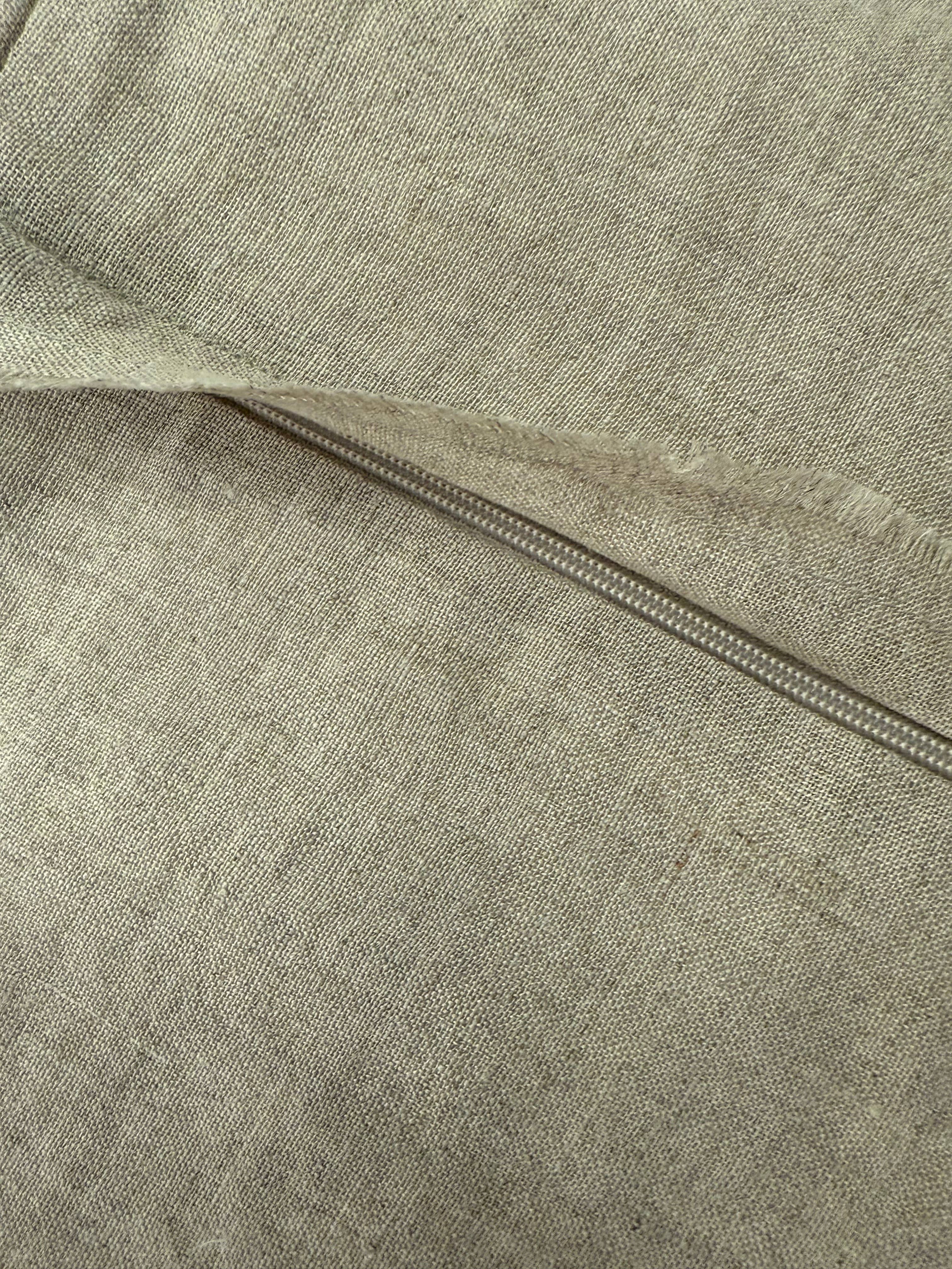 'Love Sets the Universe'  Linen Pillow Cover - Cover Only