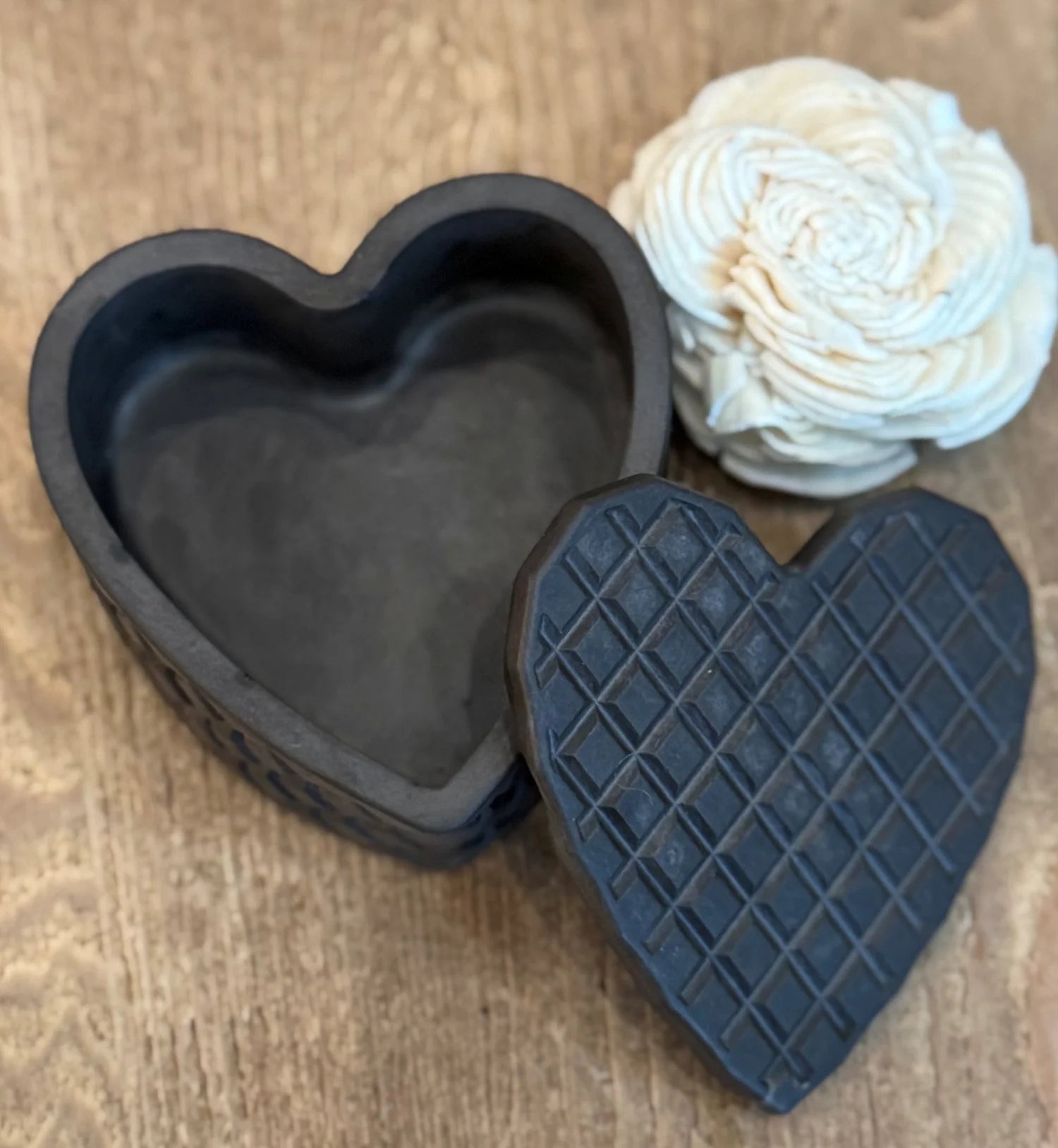 Handcrafted Jesmonite Heart Trinket Box in Linen or Graphite