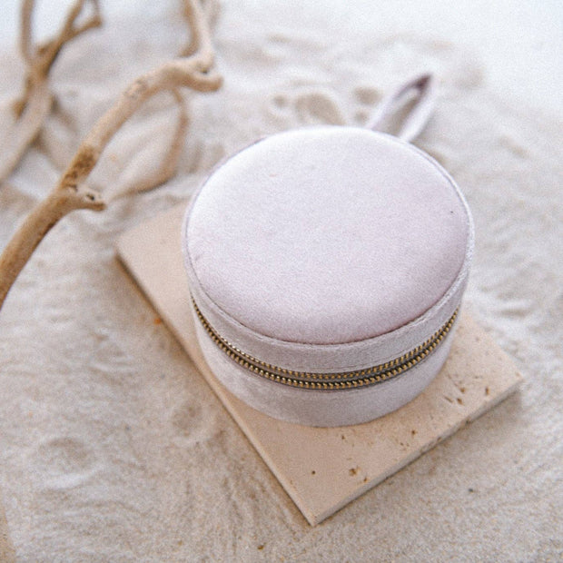 Velvet Jewelry Travel Case – Organizer for Necklaces, Rings & More: Lilac